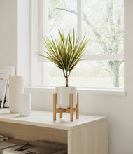 Charger l'image dans la galerie, Cotton White stand:light