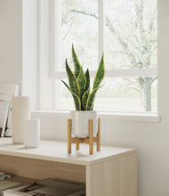 Load image into Gallery viewer, Hammered Ivory stand:bamboo
