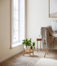 Load image into Gallery viewer, Shiny EggWhite stand:bamboo