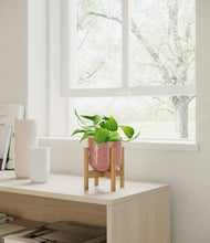 Load image into Gallery viewer, Hammered Rose Pink stand:bamboo
