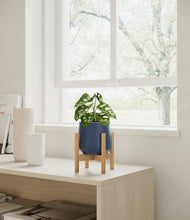 Lade das Bild in den Galerie-Viewer, Deep Navy stand:bamboo