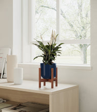 Lade das Bild in den Galerie-Viewer, Twilight Blue stand:walnut