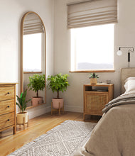 Load image into Gallery viewer, Sandy stand:two_stands