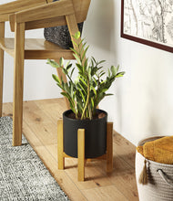 Load image into Gallery viewer, Black stand:light