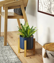 Load image into Gallery viewer, Deep Navy stand:light