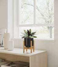 Load image into Gallery viewer, Stone Black stand:bamboo