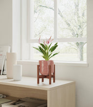 Load image into Gallery viewer, Hammered Rose Pink stand:walnut
