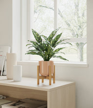 Load image into Gallery viewer, Glossy Pink stand:bamboo
