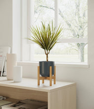 Charger l'image dans la galerie, Iron Gray stand:light
