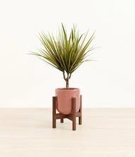 Charger l'image dans la galerie, Hammered Rose Pink stand:dark
