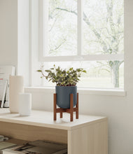 Load image into Gallery viewer, Iron Gray stand:dark
