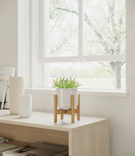 Load image into Gallery viewer, Hammered Ivory stand:bamboo
