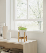 Load image into Gallery viewer, Hammered Ivory stand:bamboo
