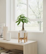 Load image into Gallery viewer, Hammered Ivory stand:bamboo
