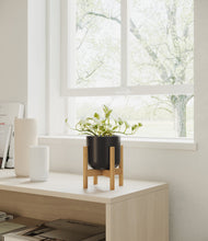 Load image into Gallery viewer, Stone Black stand:bamboo
