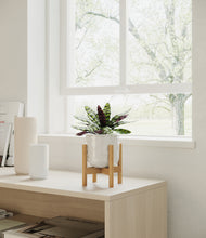 Load image into Gallery viewer, Hammered Ivory stand:bamboo
