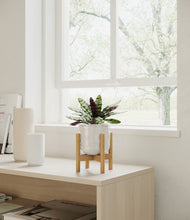 Load image into Gallery viewer, Hammered Ivory stand:bamboo
