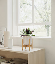 Load image into Gallery viewer, Snowdrift White stand:bamboo
