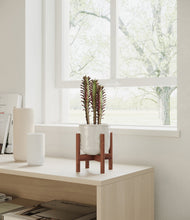 Lade das Bild in den Galerie-Viewer, Hammered Ivory stand:walnut
