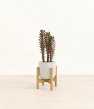 Lade das Bild in den Galerie-Viewer, Hammered Ivory stand:bamboo
