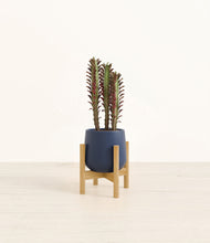 Lade das Bild in den Galerie-Viewer, Deep Navy stand:bamboo

